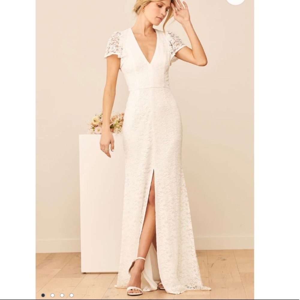 Lulu’s White Lace Wedding Dress/Gown w Train Size Medium NWT
